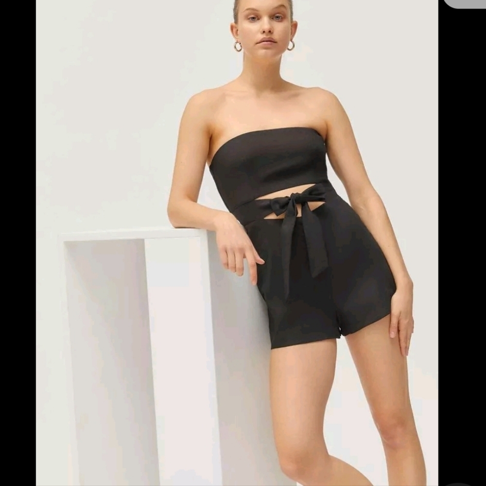 Urban Outfitters Camilia Black Strapless Romper Size Small